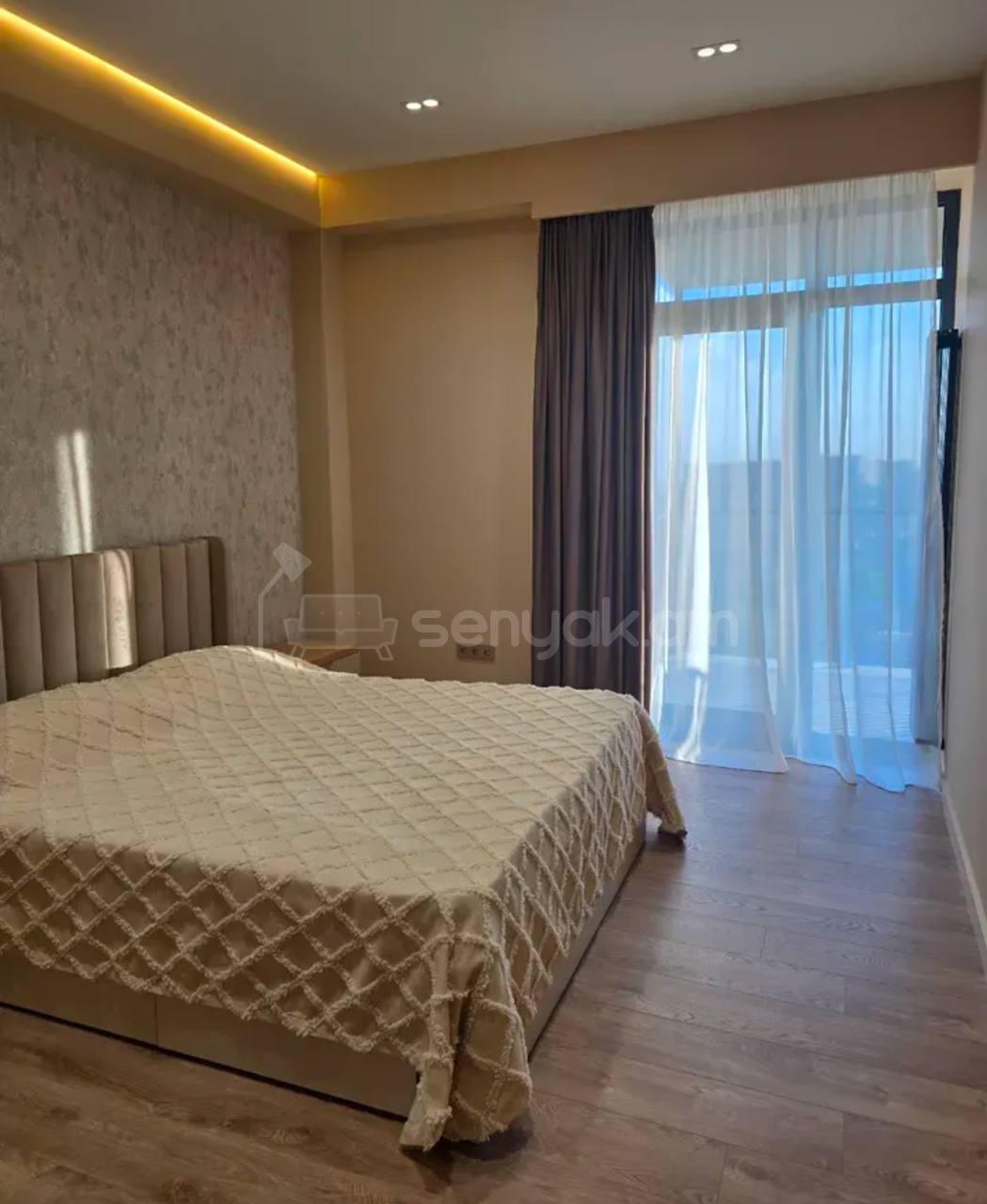 3 Սենյականոց Բնակարան, 95քմ, 8/22 հարկ, Կապիտալ Վերանորոգված, Կահավորված
