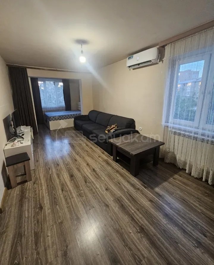 2 Սենյականոց Բնակարան Քարե Շենքում, 54քմ, 3/5 հարկ, Կապիտալ Վերանորոգված, Կահավորված
