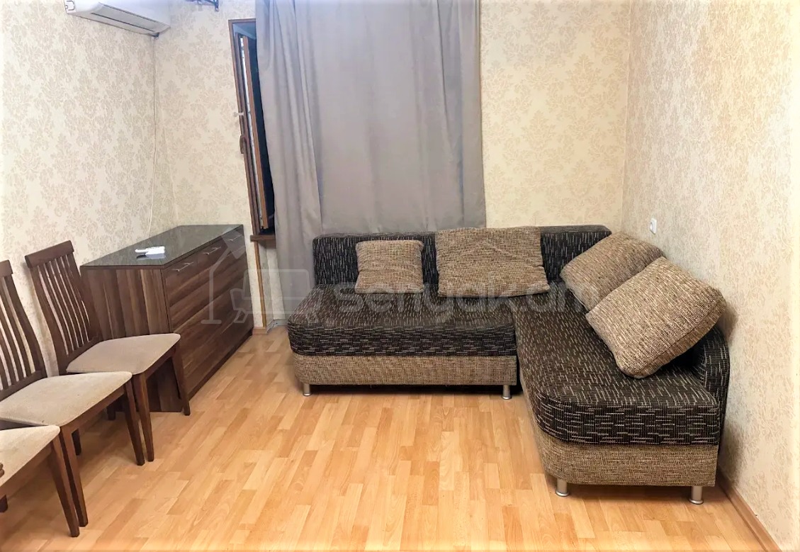 2 Սենյականոց Բնակարան Քարե Շենքում, 44քմ, 3/4 հարկ, Կապիտալ Վերանորոգված