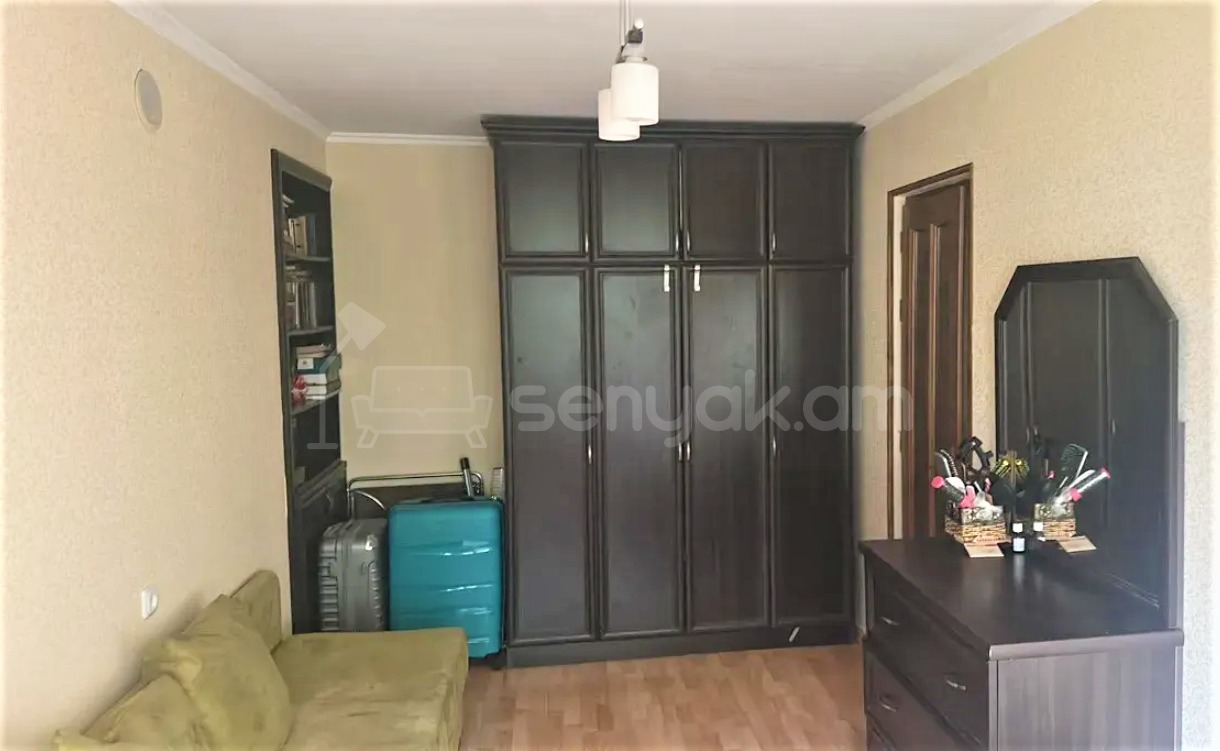 2 Սենյականոց Բնակարան Քարե Շենքում, 44քմ, 3/4 հարկ, Կապիտալ Վերանորոգված