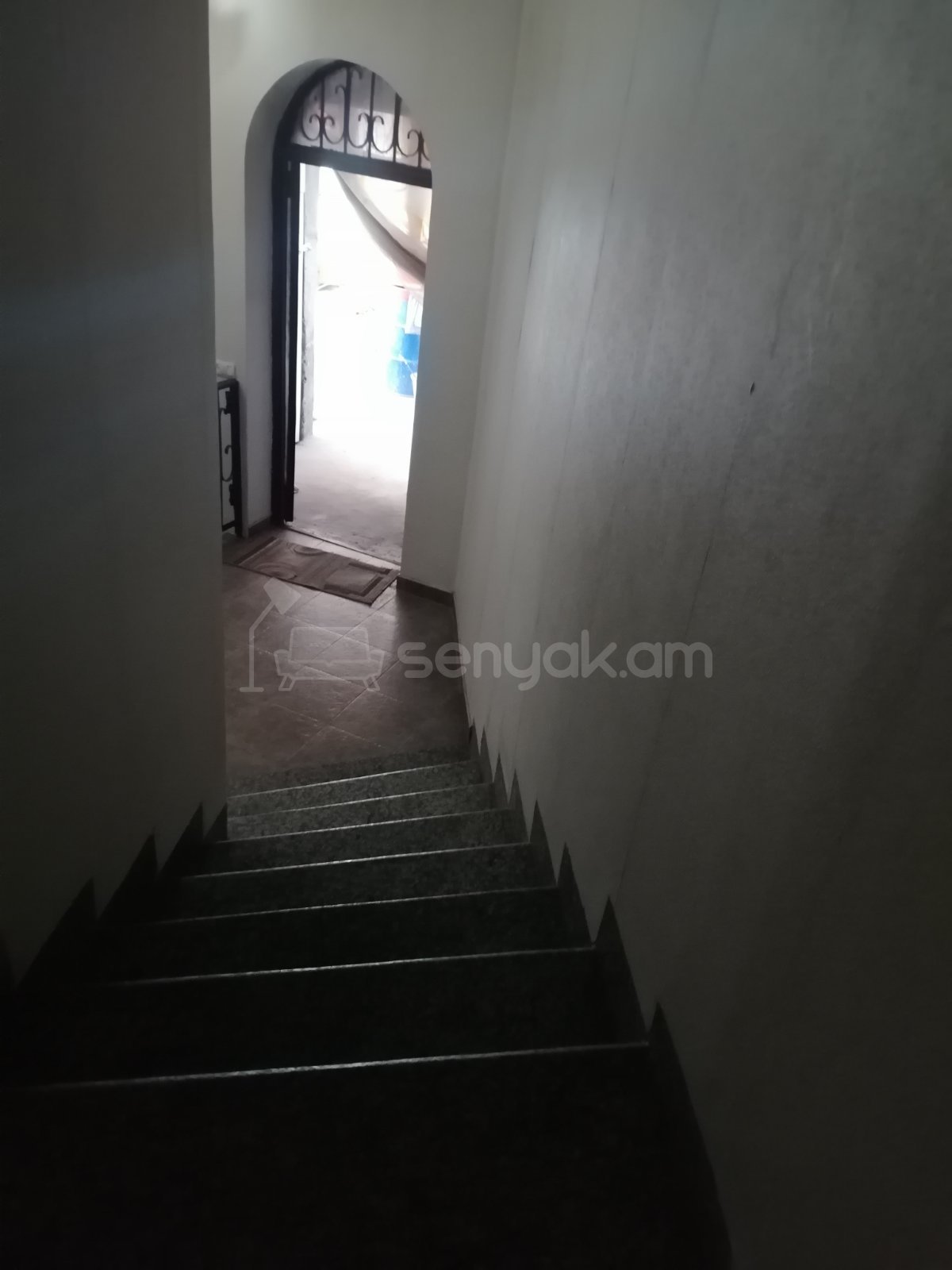 3 Սենյականոց Սեփական Տուն, 65քմ, Կոսմետիկ Վերանորոգված, Մասամբ Կահավորված
