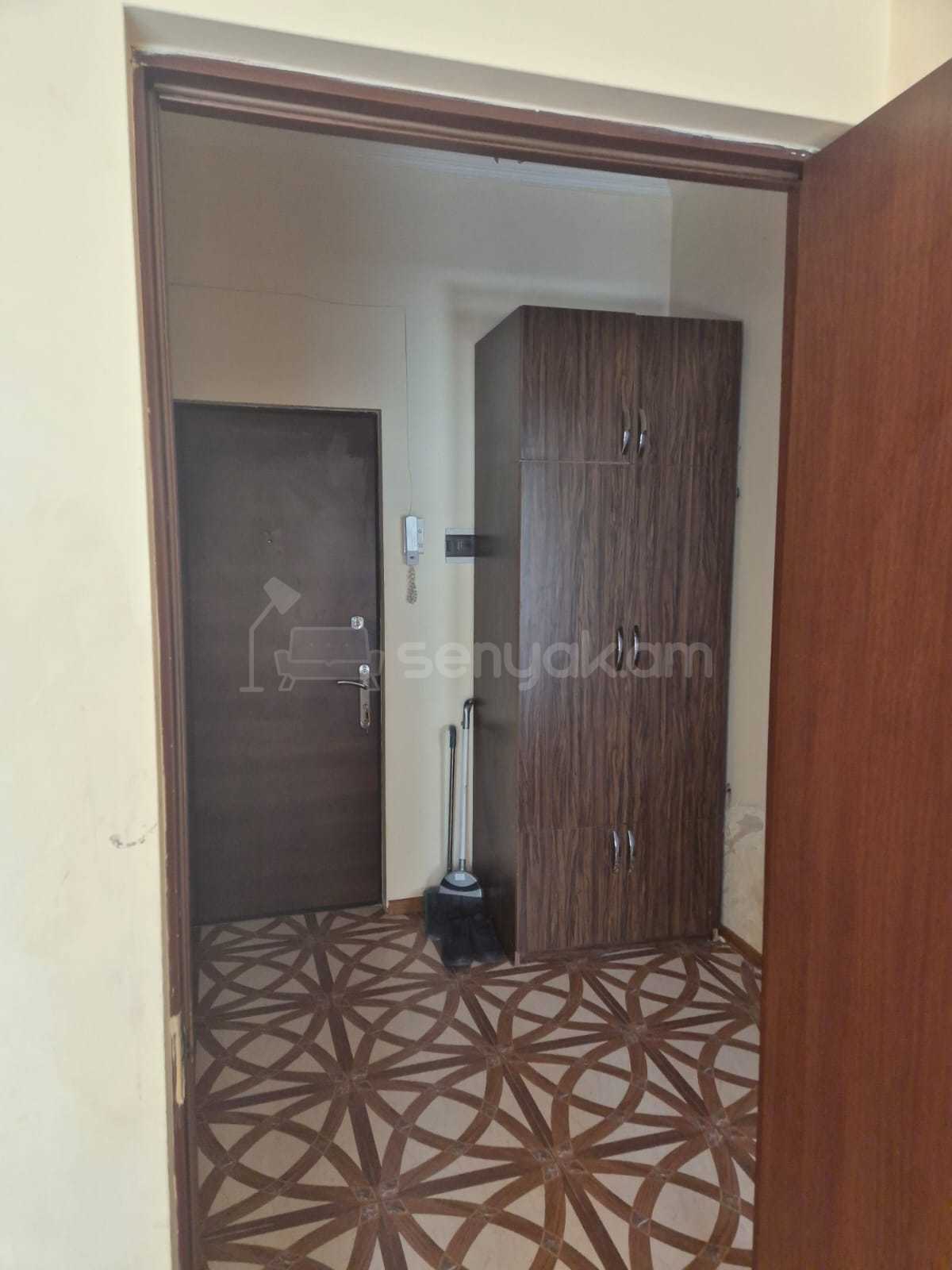 2 Սենյականոց Բնակարան Քարե Շենքում, 40քմ, 3/7 հարկ, Նորմալ Վիճակում, Կահավորված, Արևկող