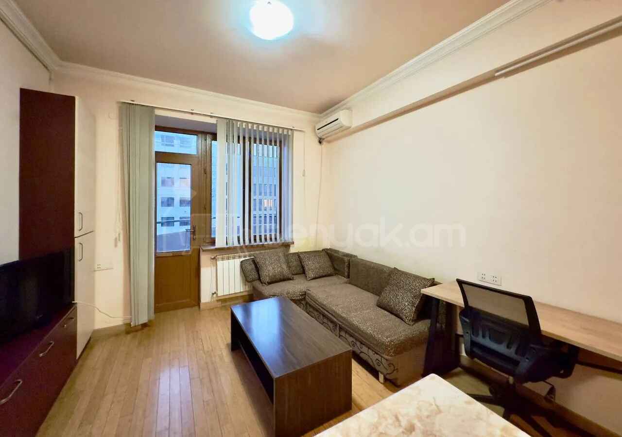 1 Սենյականոց Բնակարան Նորակառույցում, 40քմ, 12/14 հարկ, Կապիտալ Վերանորոգված, Կահավորված