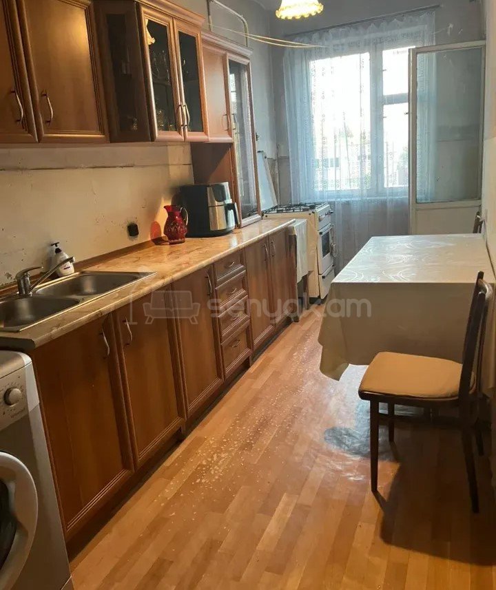 4 Սենյականոց Բնակարան, 92քմ, 6/9 հարկ, Պետական Վիճակում