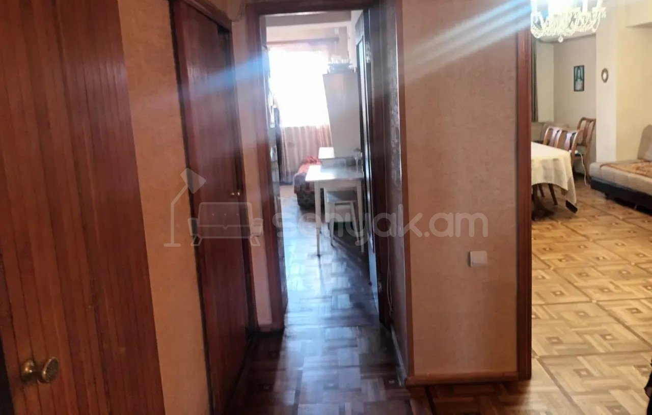3 Սենյականոց Բնակարան, 84քմ, 7/9 հարկ, Պետական Վիճակում