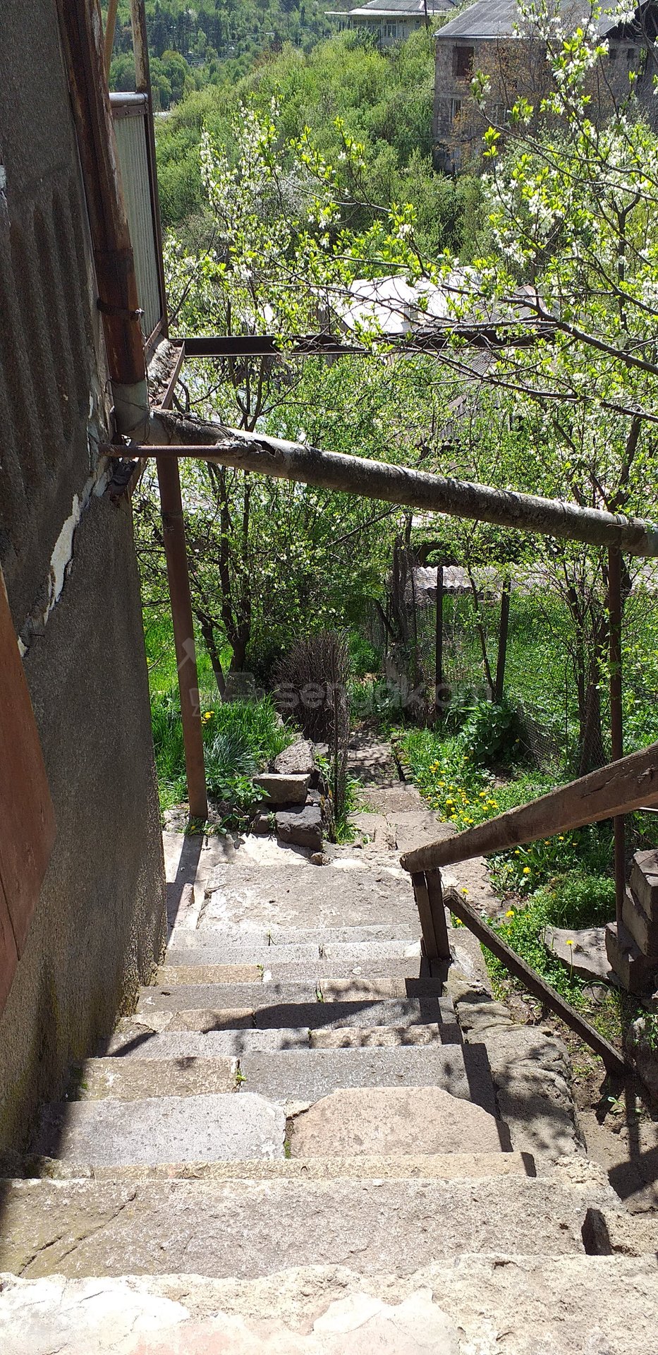 4 Սենյականոց Սեփական Տուն, 137քմ, Կոսմետիկ Վերանորոգված, Ավտոտնակով
