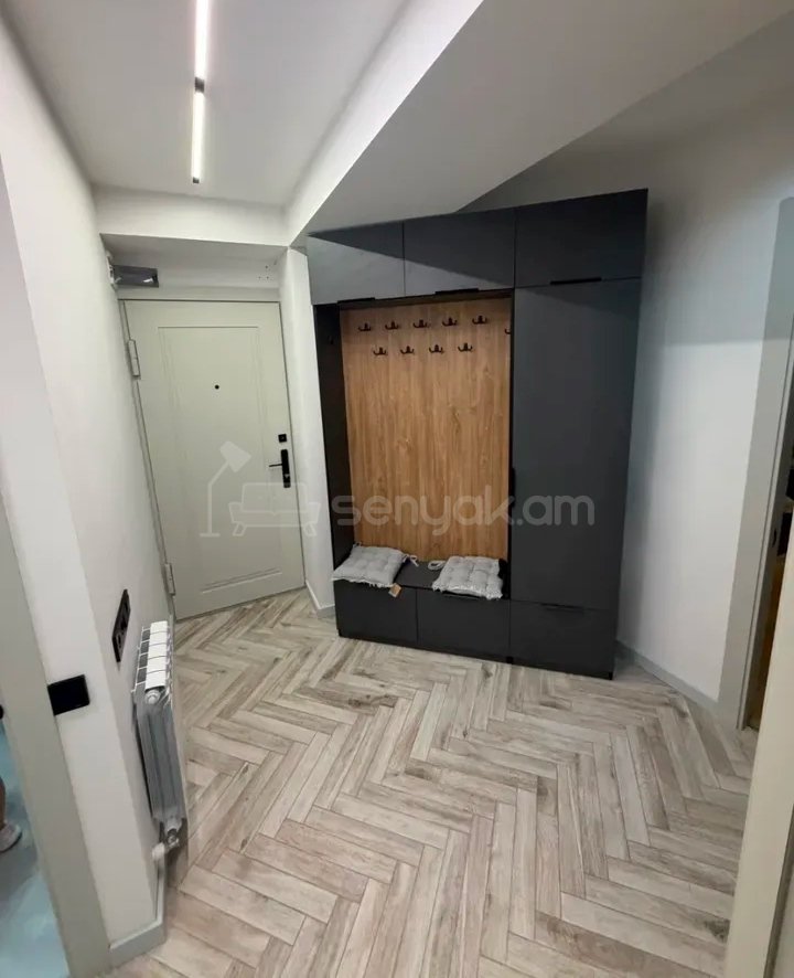 4 Սենյականոց Բնակարան, 93քմ, 4/11 հարկ, Կապիտալ Վերանորոգված
