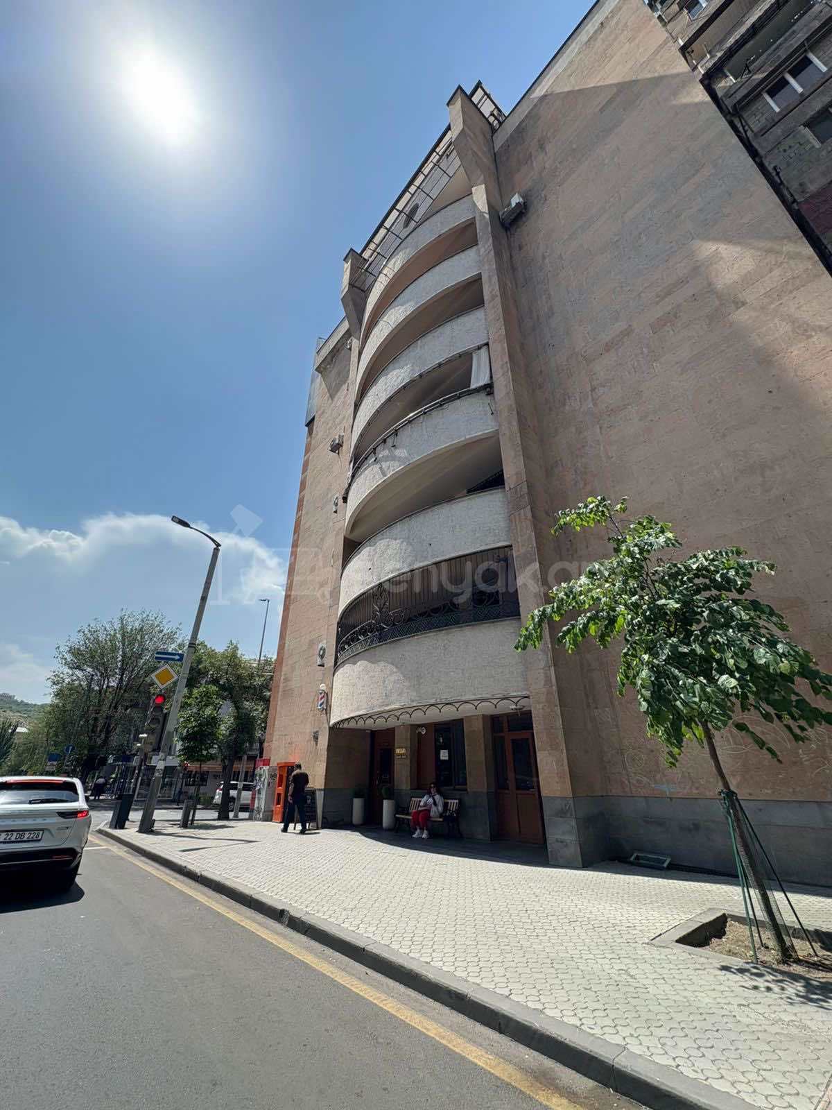 2 Սենյականոց Բնակարան, 50քմ, 5/7 հարկ, Դիզայներական Վերանորոգված, Կահավորված