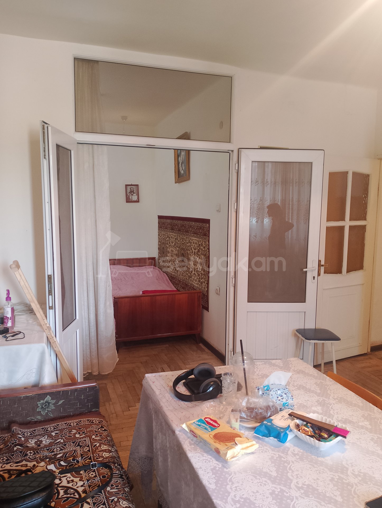 2 Սենյականոց Բնակարան Քարե Շենքում, 48քմ, 3/5 հարկ, Պետական Վիճակում, Կահավորված, Արևկող