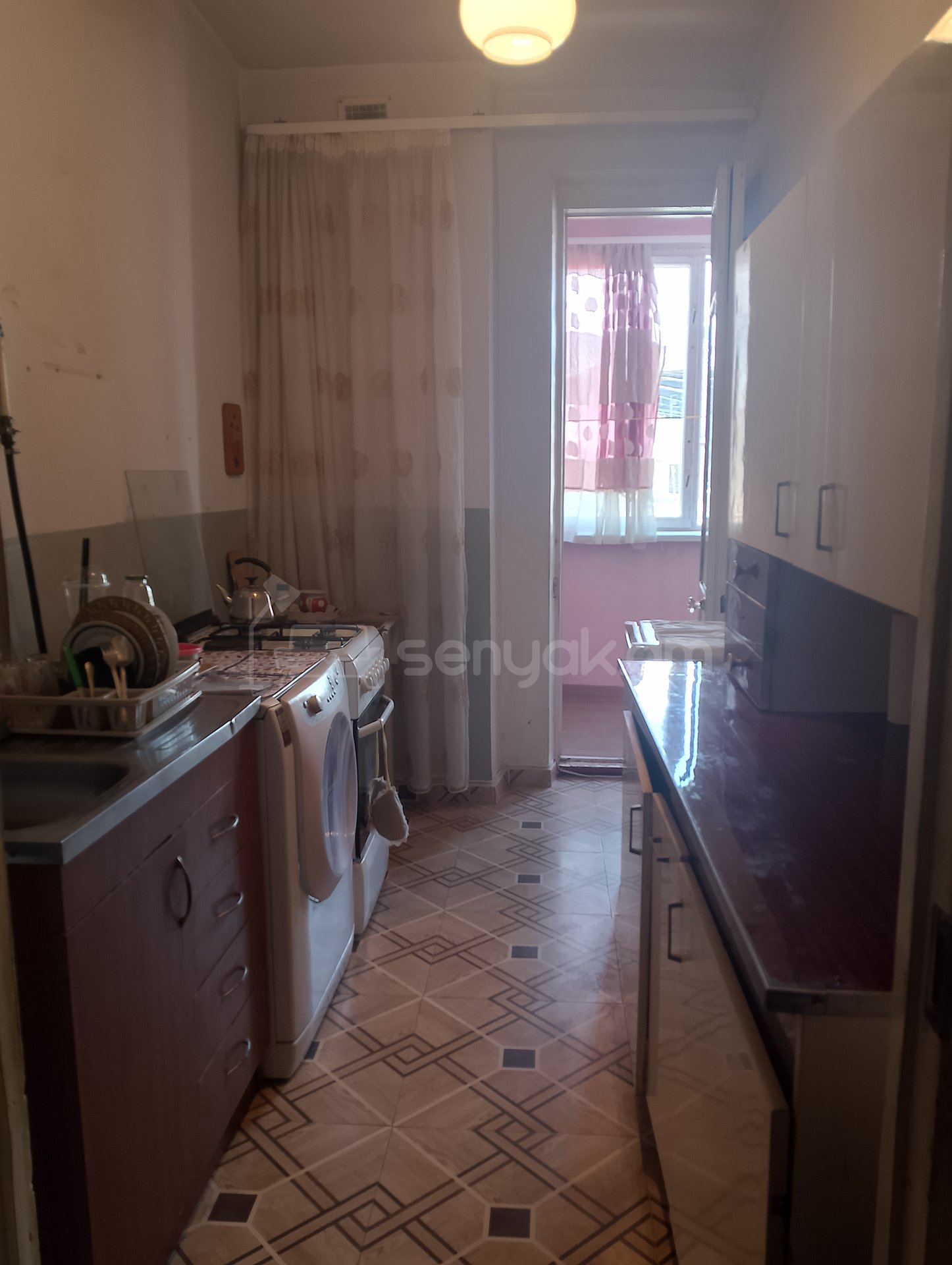 2 Սենյականոց Բնակարան Քարե Շենքում, 48քմ, 3/5 հարկ, Պետական Վիճակում, Կահավորված, Արևկող