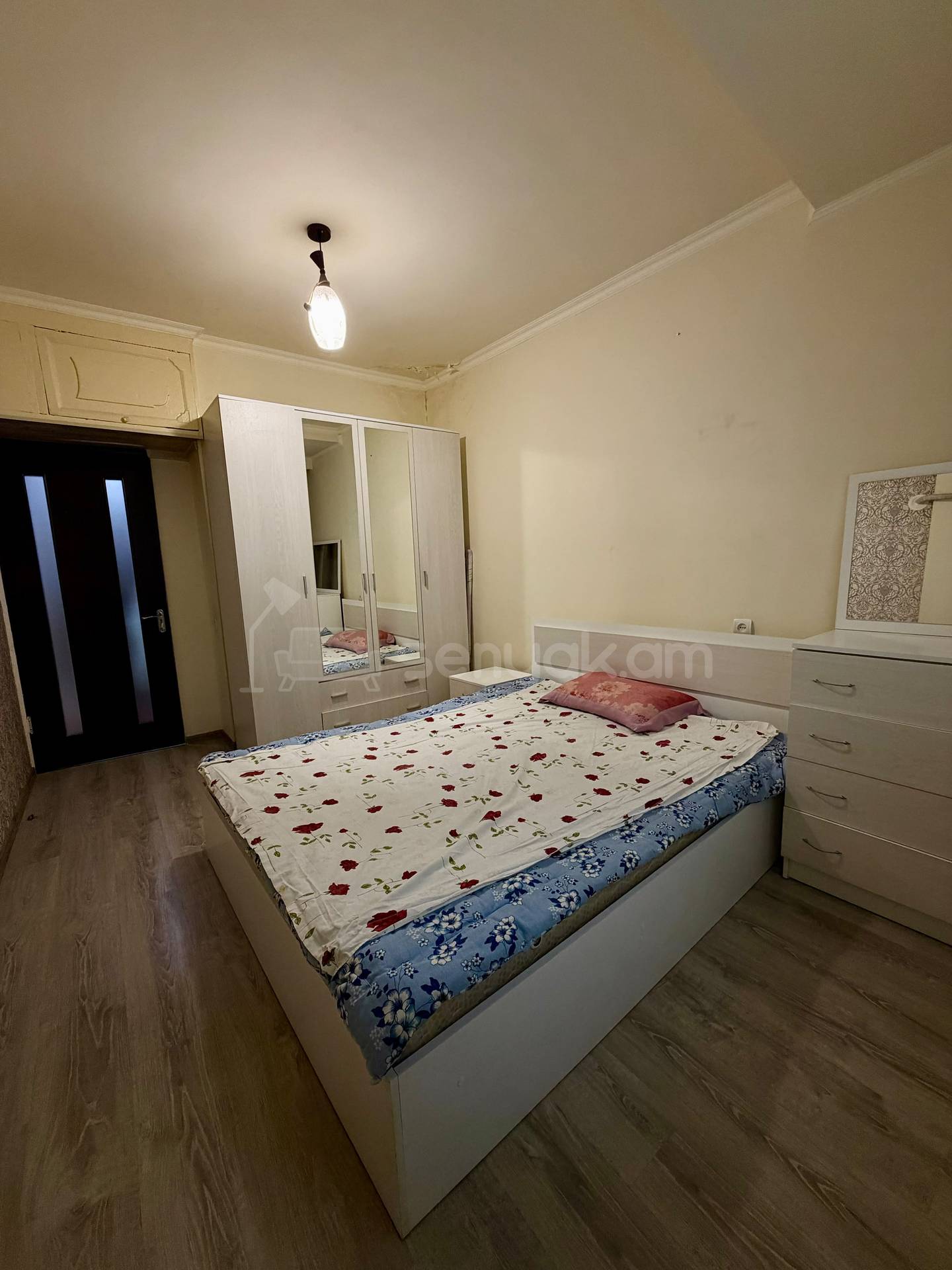 2 Սենյականոց Բնակարան, 50քմ, 8/10 հարկ, Նորմալ Վիճակում, Կահավորված, Արևկող