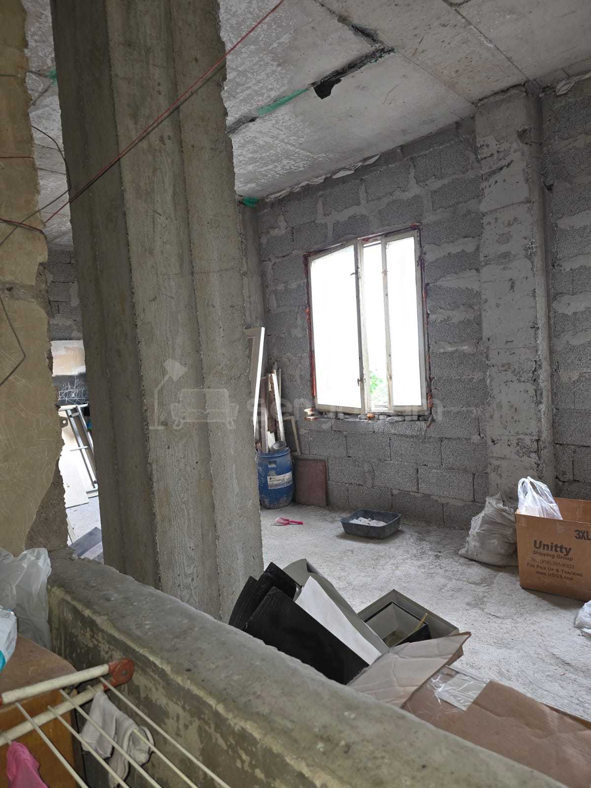 3 Սենյականոց Բնակարան Քարե Շենքում, 130քմ, 3/4 հարկ, Նորմալ Վիճակում