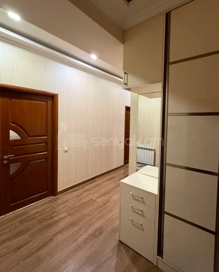 3 Սենյականոց Բնակարան Նորակառույցում, 104քմ, 2/14 հարկ, Կապիտալ Վերանորոգված