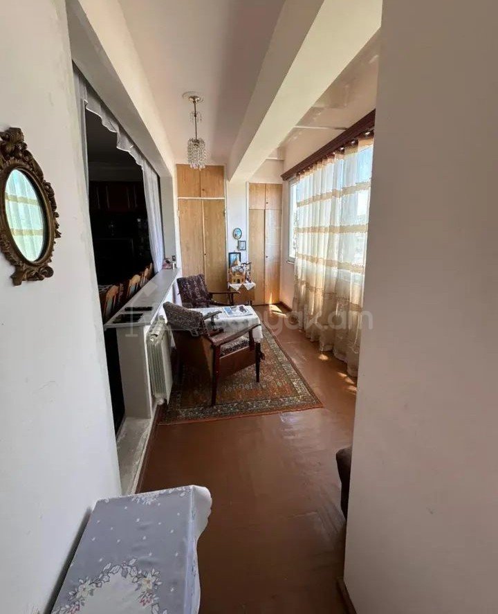3 Սենյականոց Բնակարան, 73քմ, 3/9 հարկ, Նորմալ Վիճակում