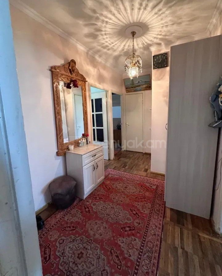 3 Սենյականոց Բնակարան, 73քմ, 3/9 հարկ, Նորմալ Վիճակում