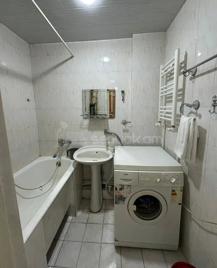3 Սենյականոց Բնակարան, 68քմ, 3/10 հարկ, Նորմալ Վիճակում