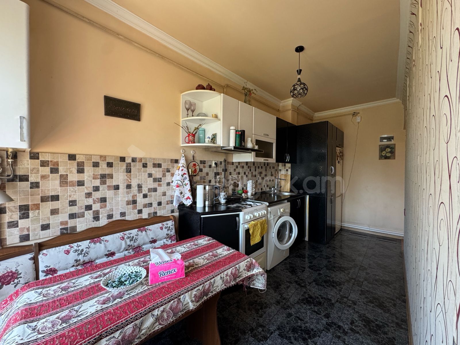 3 Սենյականոց Բնակարան, 77քմ, 4/9 հարկ, Նորմալ Վիճակում