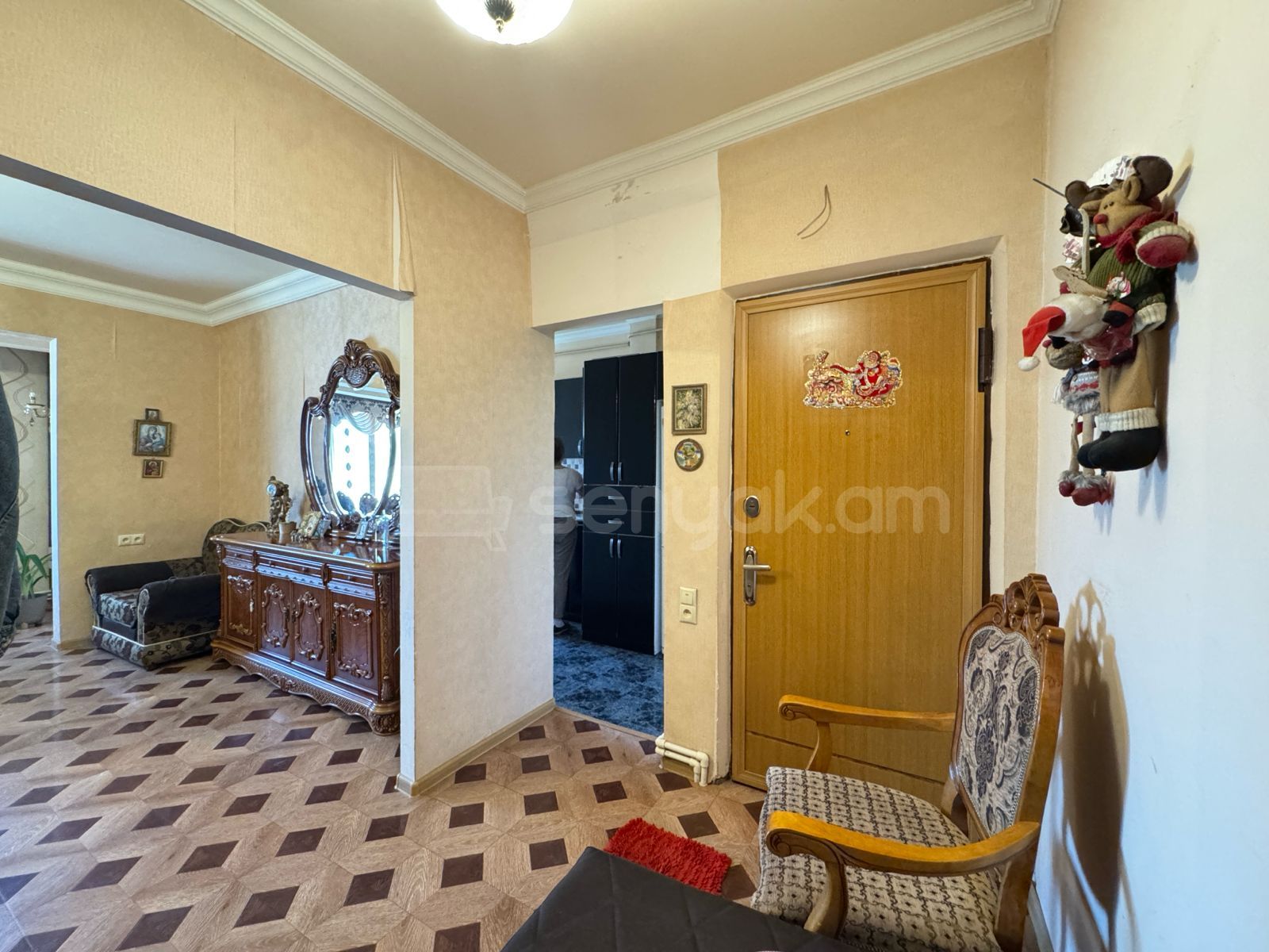 3 Սենյականոց Բնակարան, 77քմ, 4/9 հարկ, Նորմալ Վիճակում