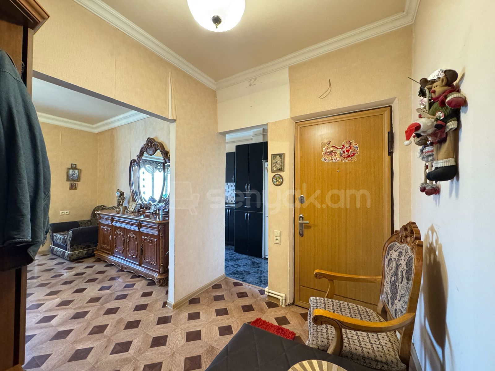 3 Սենյականոց Բնակարան, 77քմ, 4/9 հարկ, Նորմալ Վիճակում