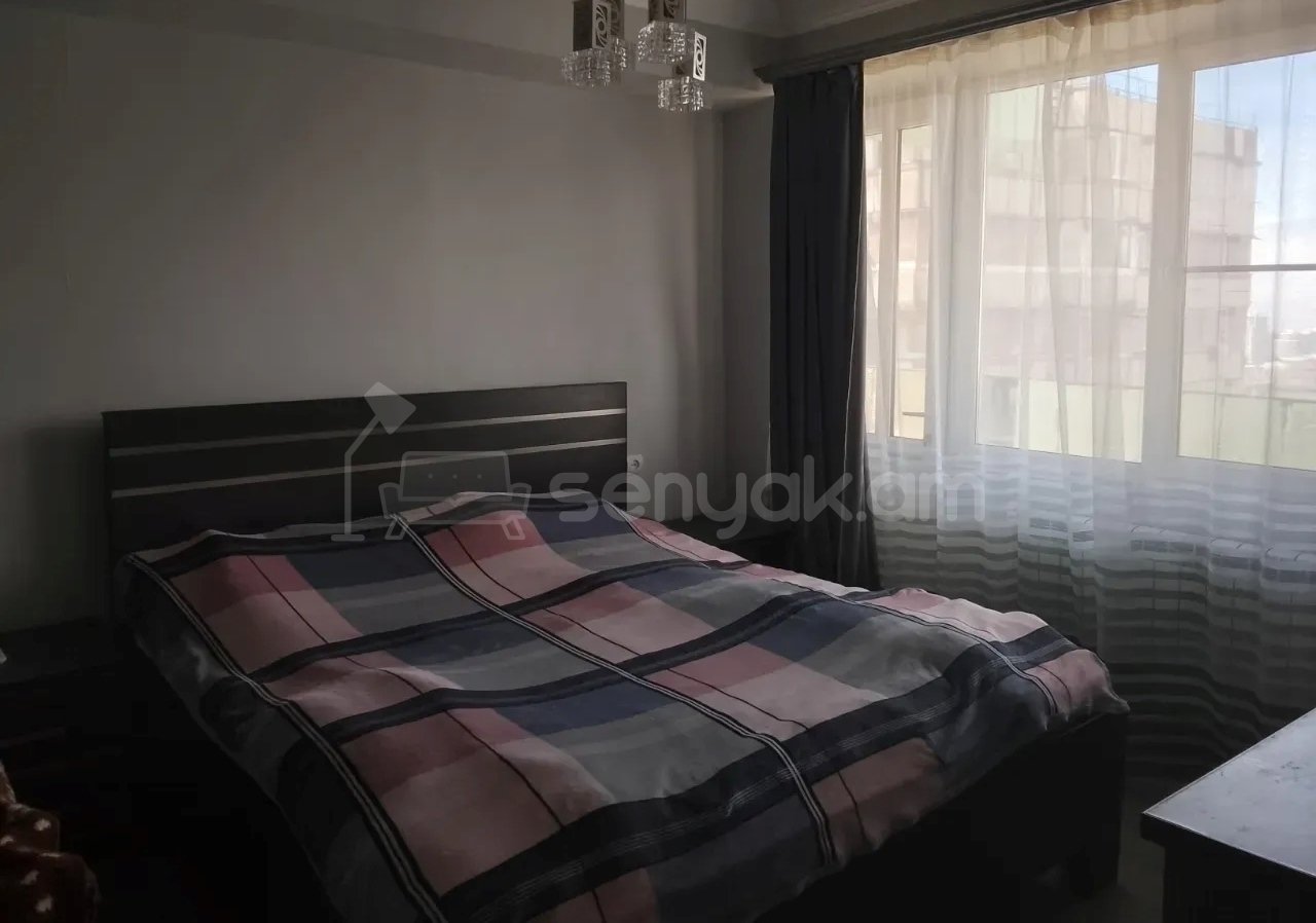 3 Սենյականոց Բնակարան, 80քմ, 11/14 հարկ, Նորմալ Վիճակում