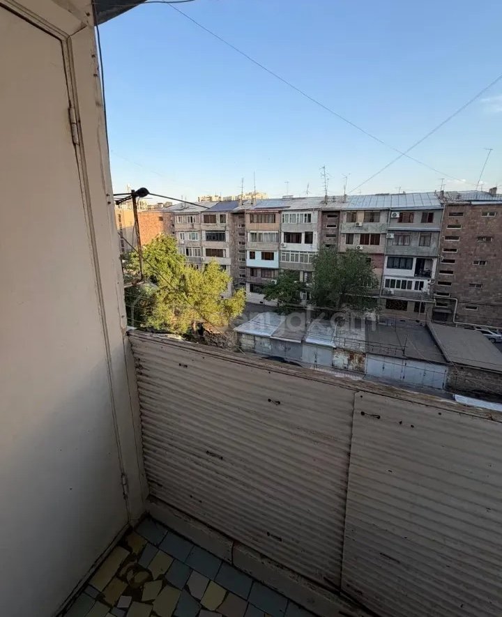 3 Սենյականոց Բնակարան Նորակառույց Քարե Շենքում, 75քմ, 4/5 հարկ, Նորմալ Վիճակում
