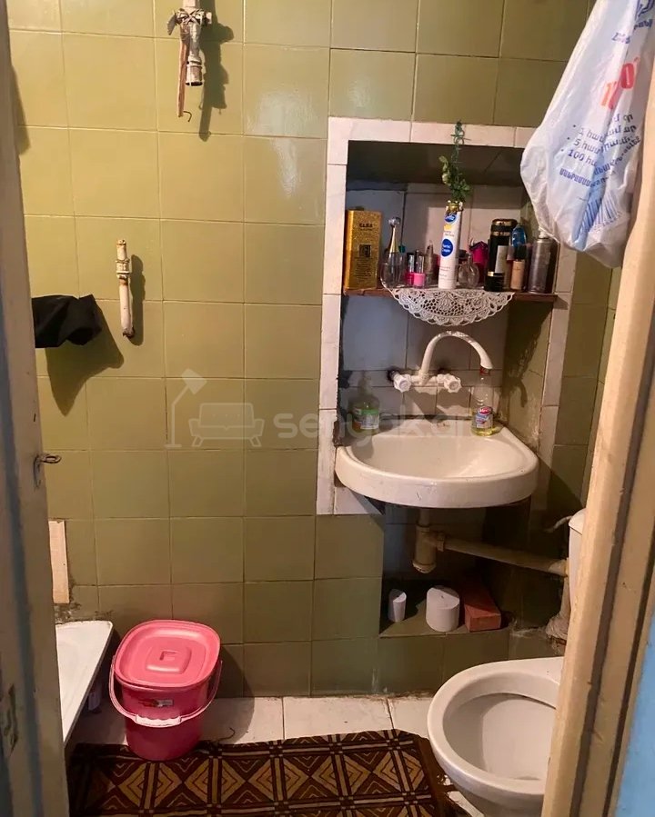 3 Սենյականոց Բնակարան Քարե Շենքում, 75քմ, 2/5 հարկ, Պետական Վիճակում