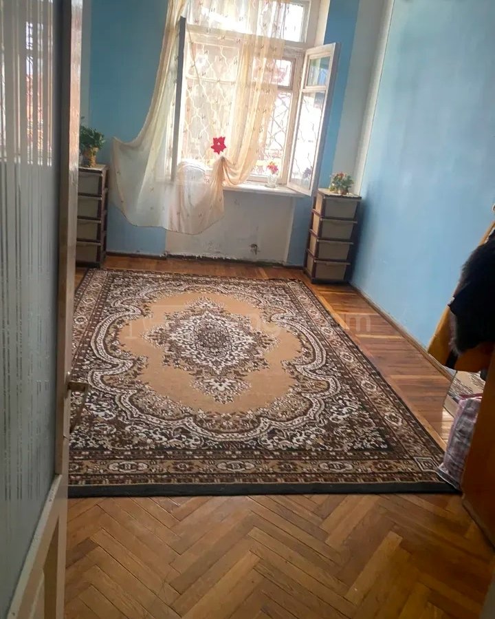 3 Սենյականոց Բնակարան Քարե Շենքում, 75քմ, 2/5 հարկ, Պետական Վիճակում