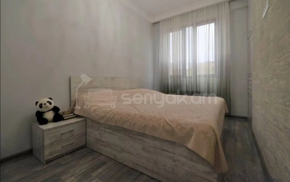 3 Սենյականոց Բնակարան Քարե Շենքում, 70քմ, 7/8 հարկ, Կապիտալ Վերանորոգված, Կահավորված