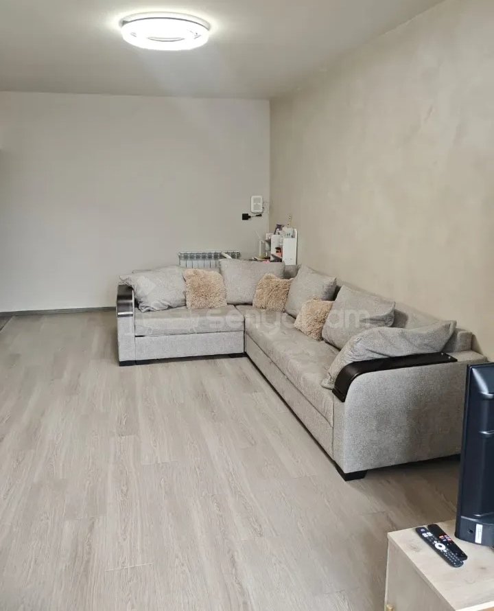 4 Սենյականոց Բնակարան, 82քմ, 2/9 հարկ, Նորմալ Վիճակում