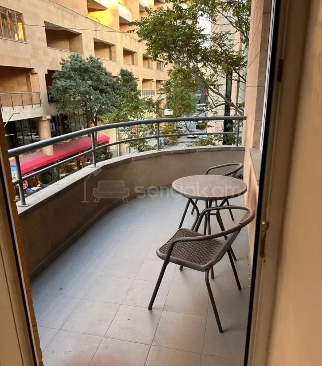 4 Սենյականոց Բնակարան, 130քմ, 3/7 հարկ, Կապիտալ Վերանորոգված, Կահավորված