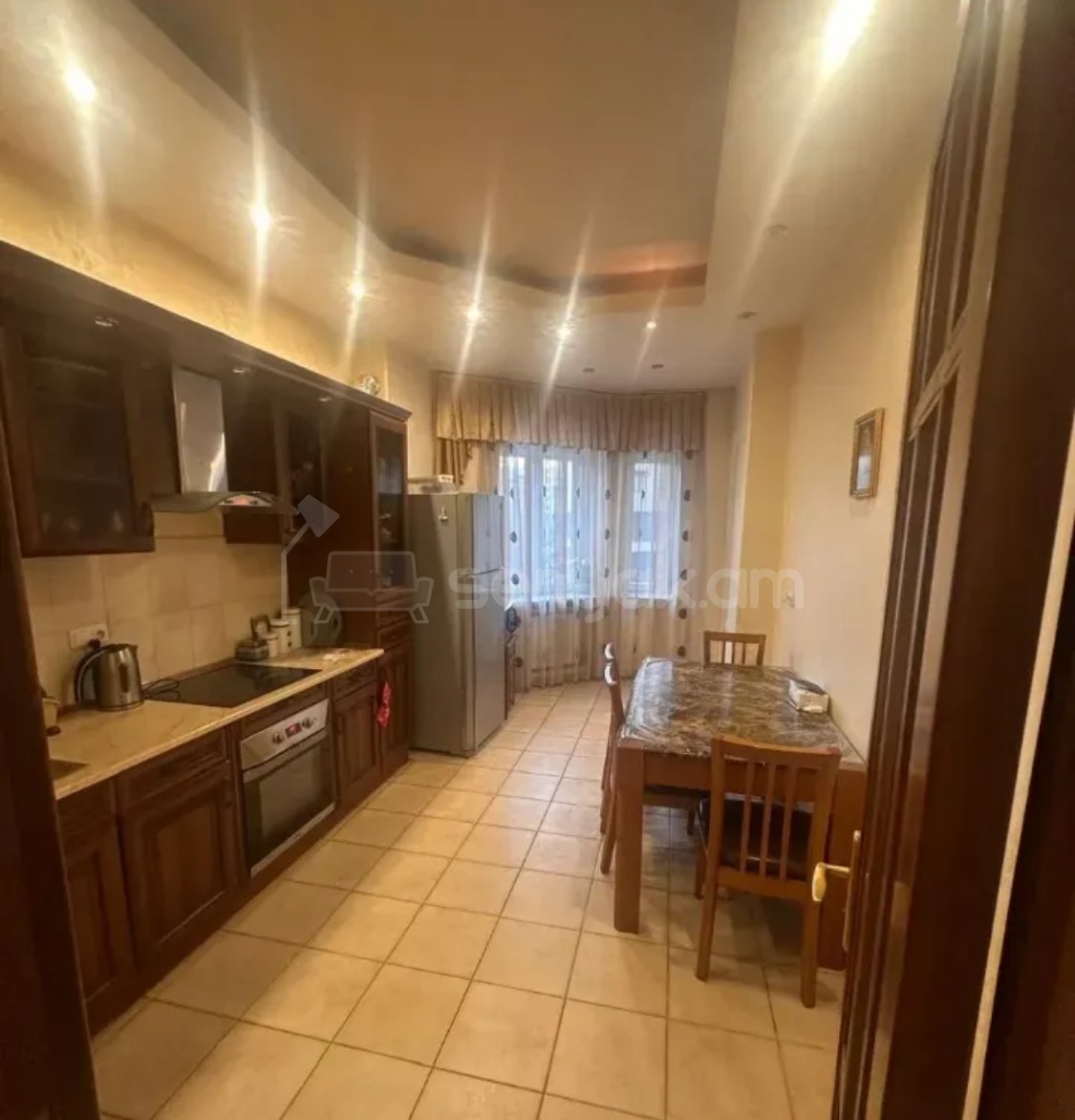 4 Սենյականոց Բնակարան, 130քմ, 3/7 հարկ, Կապիտալ Վերանորոգված, Կահավորված