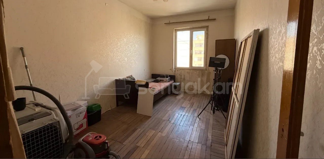 3 Սենյականոց Բնակարան, 80քմ, 9/9 հարկ, Պետական Վիճակում
