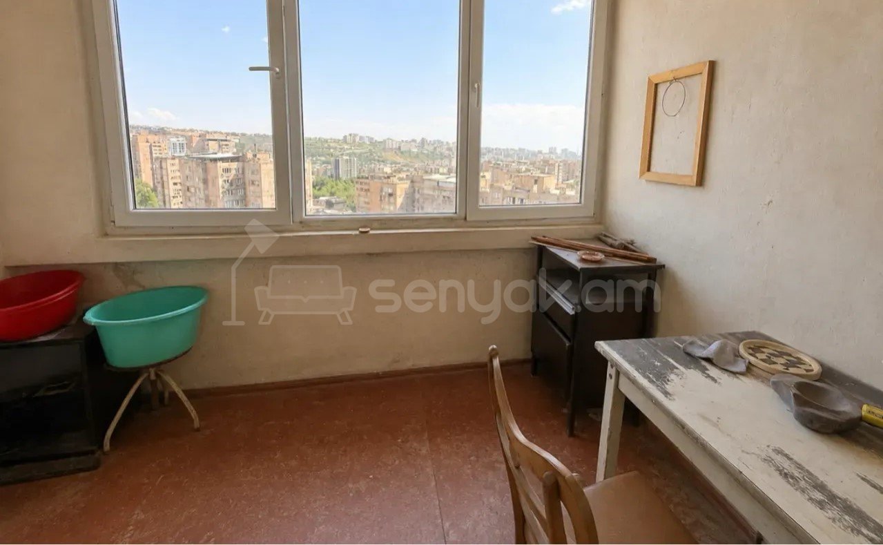 3 Սենյականոց Բնակարան, 80քմ, 9/9 հարկ, Պետական Վիճակում