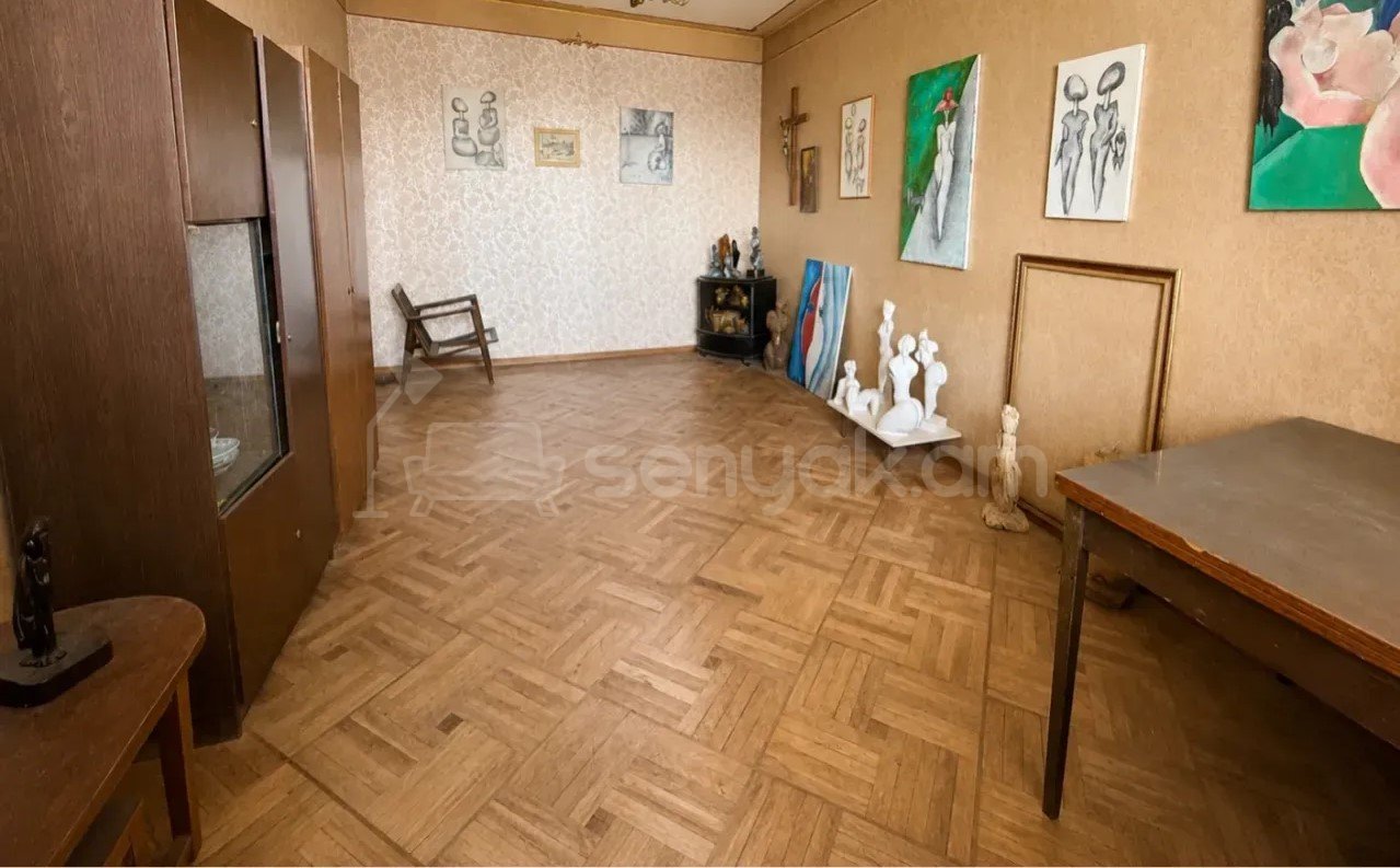 3 Սենյականոց Բնակարան, 80քմ, 9/9 հարկ, Պետական Վիճակում