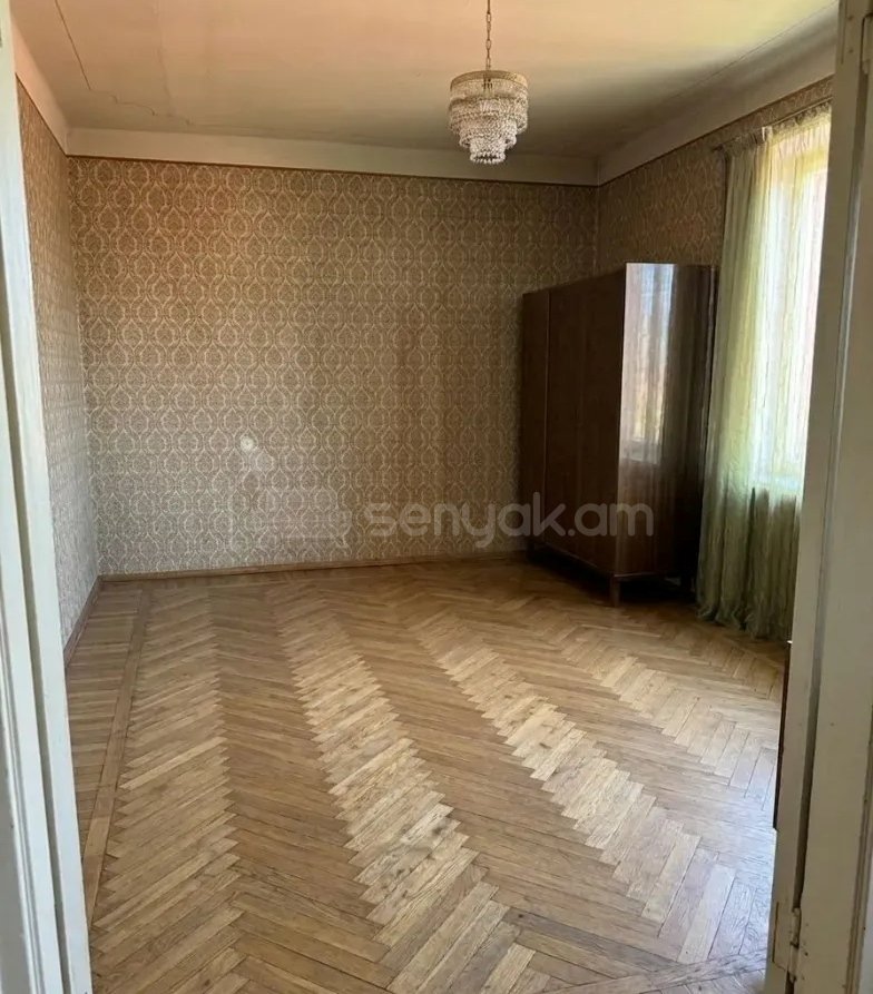 3 Սենյականոց Բնակարան Քարե Շենքում, 81քմ, 4/5 հարկ, Պետական Վիճակում
