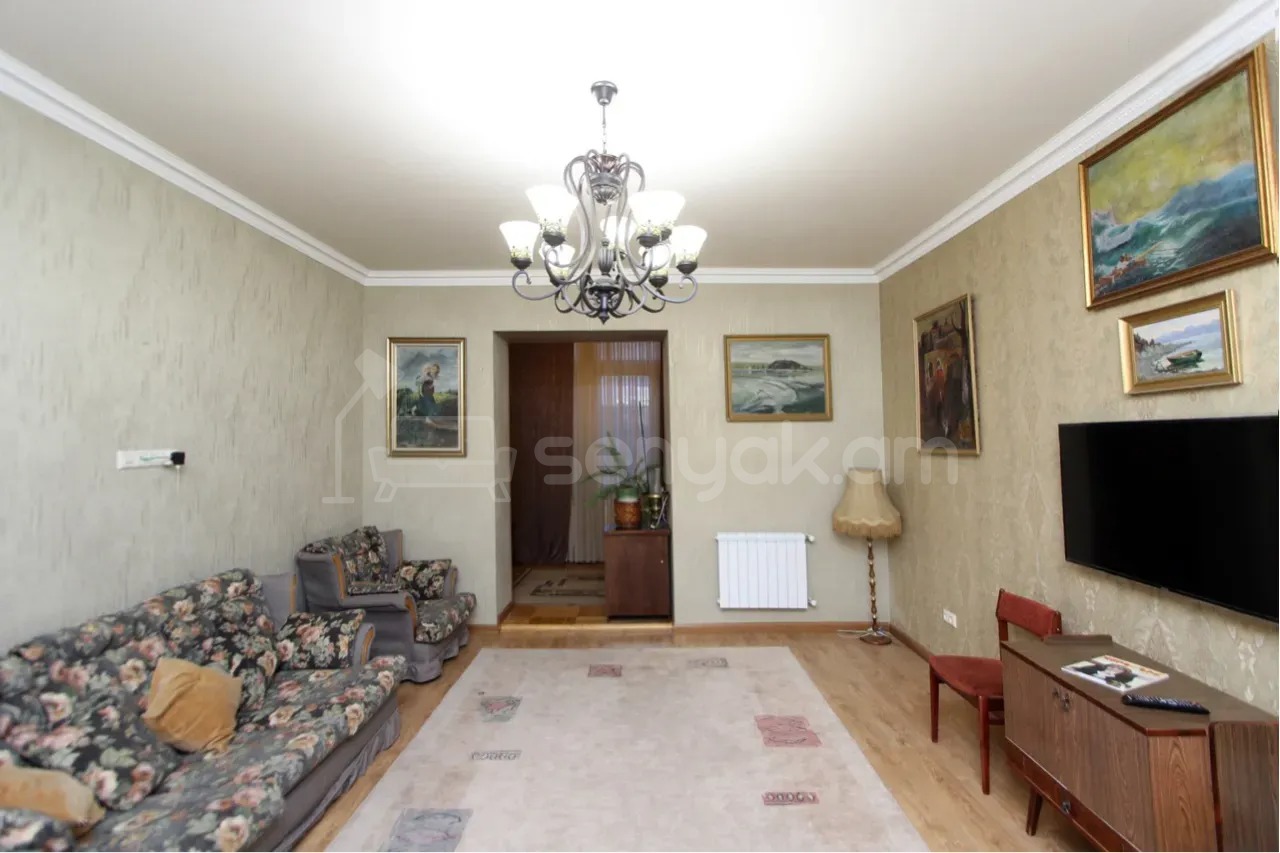 2 Սենյականոց Բնակարան Քարե Շենքում, 72քմ, 4/5 հարկ, Կապիտալ Վերանորոգված, Կահավորված, Արևկող