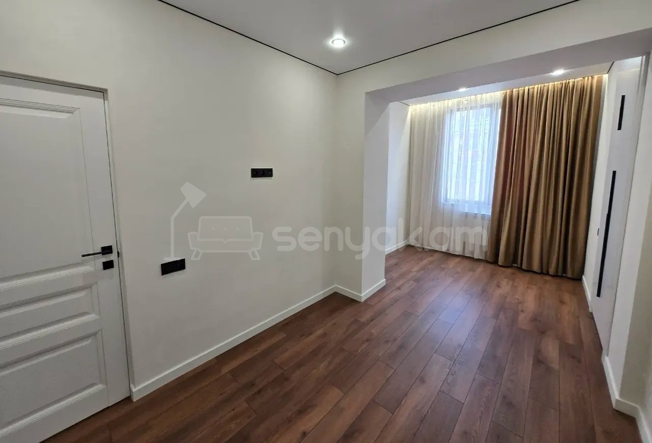 3 Սենյականոց Բնակարան Քարե Շենքում, 61քմ, 4/5 հարկ, Կապիտալ Վերանորոգված
