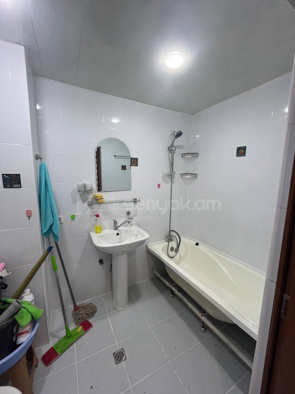 2 Սենյականոց Բնակարան Քարե Շենքում, 54քմ, 1/5 հարկ, Նորմալ Վիճակում