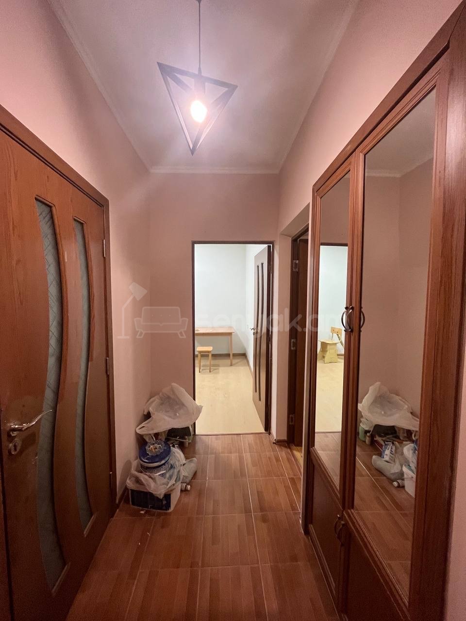 2 Սենյականոց Բնակարան Քարե Շենքում, 54քմ, 1/5 հարկ, Նորմալ Վիճակում