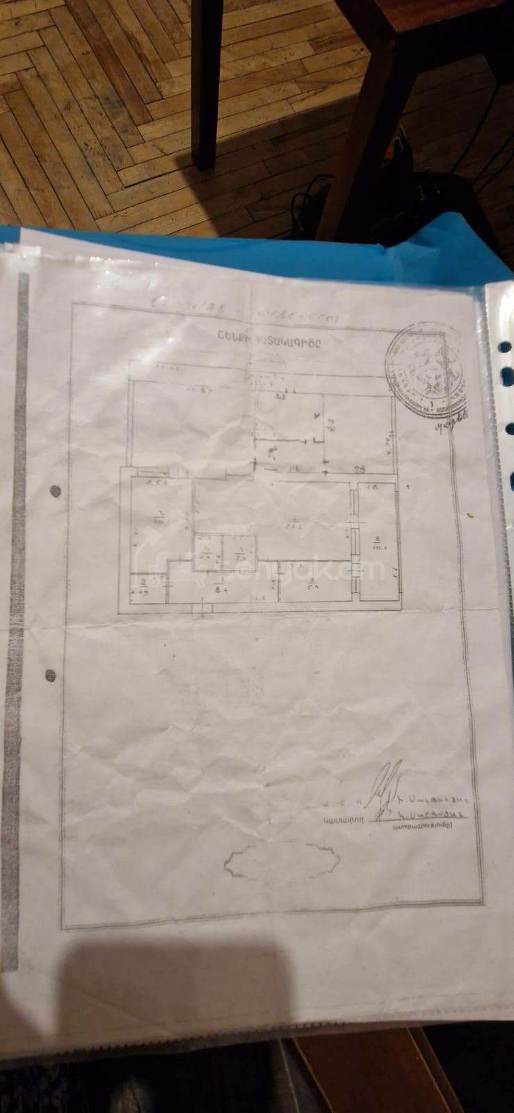5 Սենյականոց Բնակարան Քարե Շենքում, 133քմ, 5/5 հարկ, Նորմալ Վիճակում