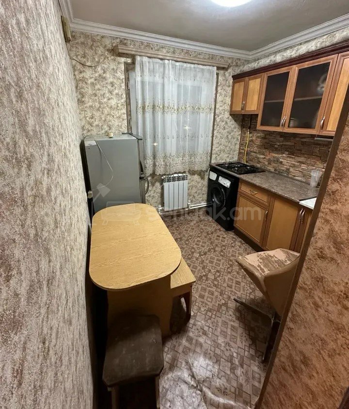 1 Սենյականոց Բնակարան, 33քմ, 3/5 հարկ, Կապիտալ Վերանորոգված