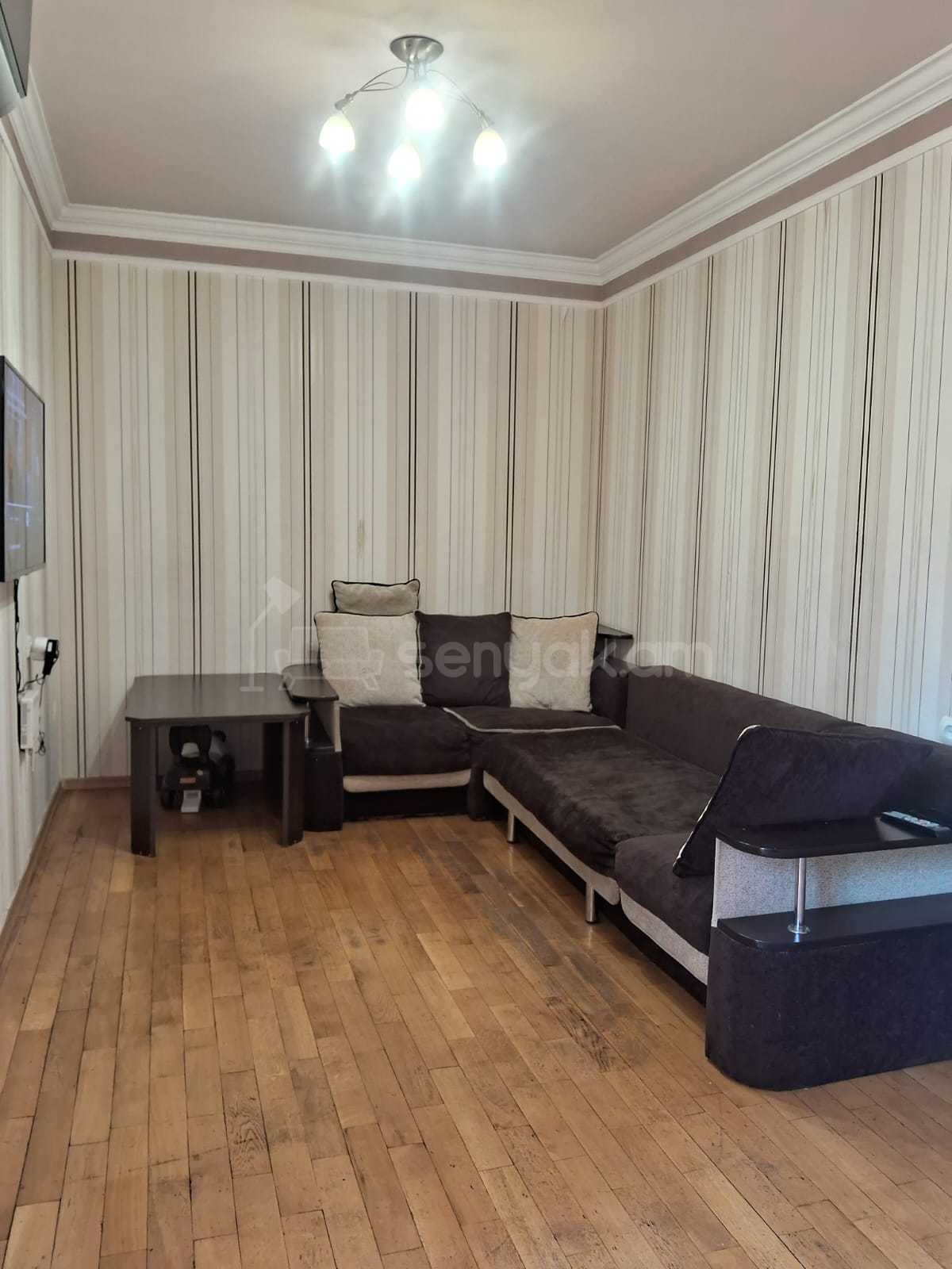 2 Սենյականոց Բնակարան Քարե Շենքում, 34քմ, 2/5 հարկ, Նորմալ Վիճակում
