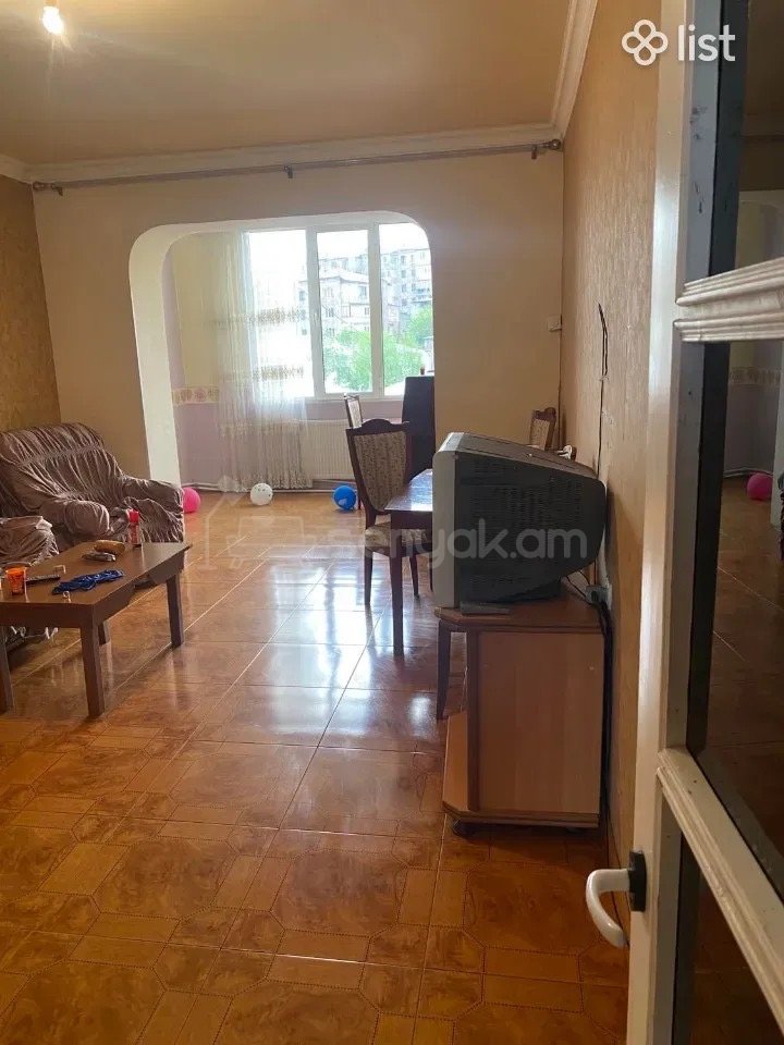 3 Սենյականոց Բնակարան Քարե Շենքում, 90քմ, 4/5 հարկ, Կոսմետիկ Վերանորոգված, Կահավորված, Արևկող