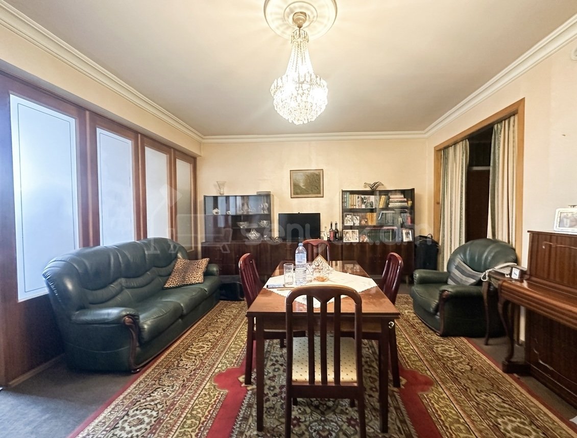 3 Սենյականոց Բնակարան Քարե Շենքում, 65քմ, 4/5 հարկ, Կոսմետիկ Վերանորոգված