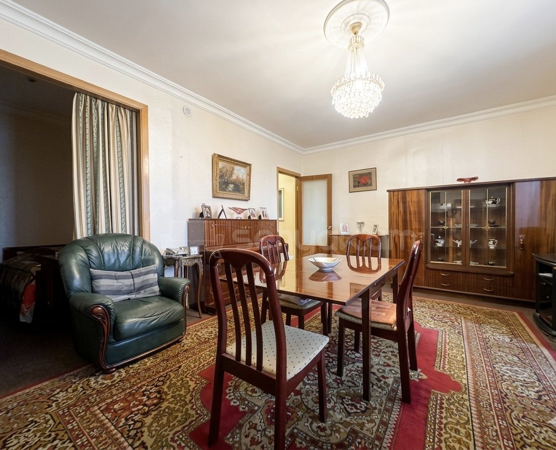 3 Սենյականոց Բնակարան Քարե Շենքում, 65քմ, 4/5 հարկ, Կոսմետիկ Վերանորոգված