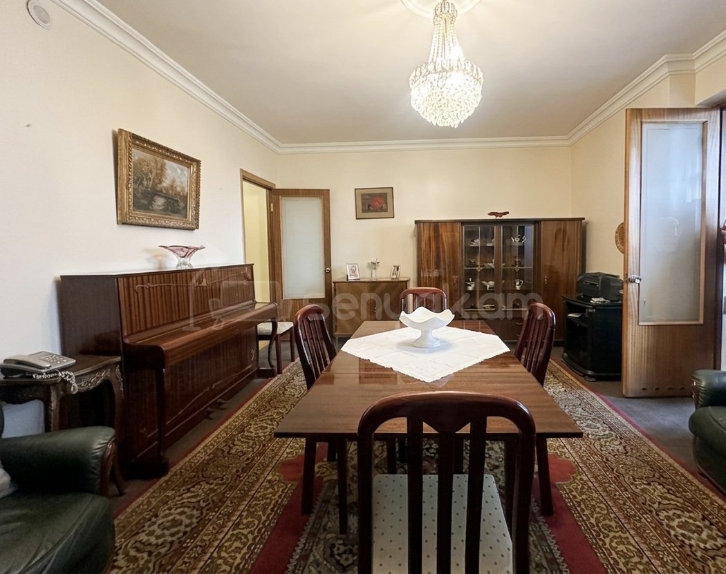 3 Սենյականոց Բնակարան Քարե Շենքում, 65քմ, 4/5 հարկ, Կոսմետիկ Վերանորոգված