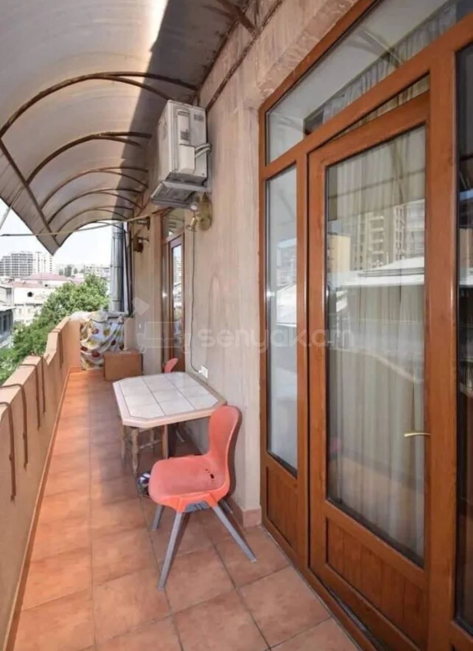 3 Սենյականոց Բնակարան Քարե Շենքում, 100քմ, 5/6 հարկ, Կապիտալ Վերանորոգված, Կահավորված, Արևկող