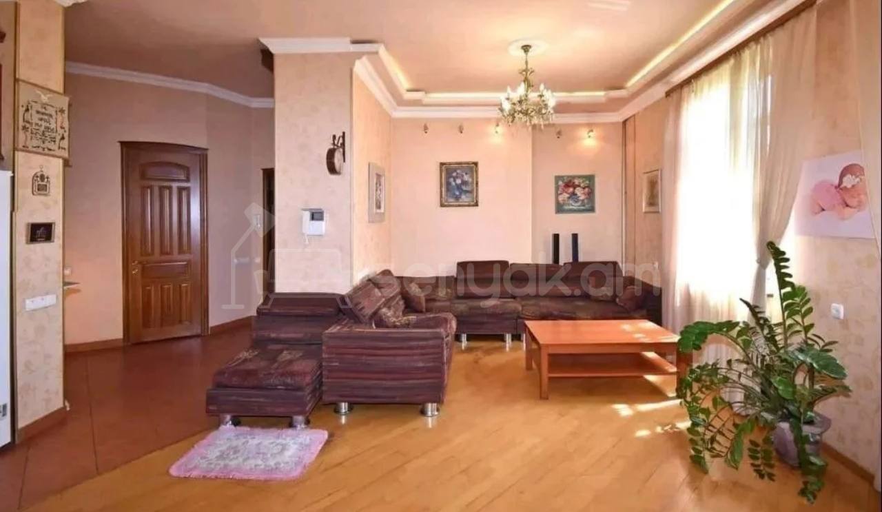 3 Սենյականոց Բնակարան Քարե Շենքում, 100քմ, 5/6 հարկ, Կապիտալ Վերանորոգված, Կահավորված, Արևկող