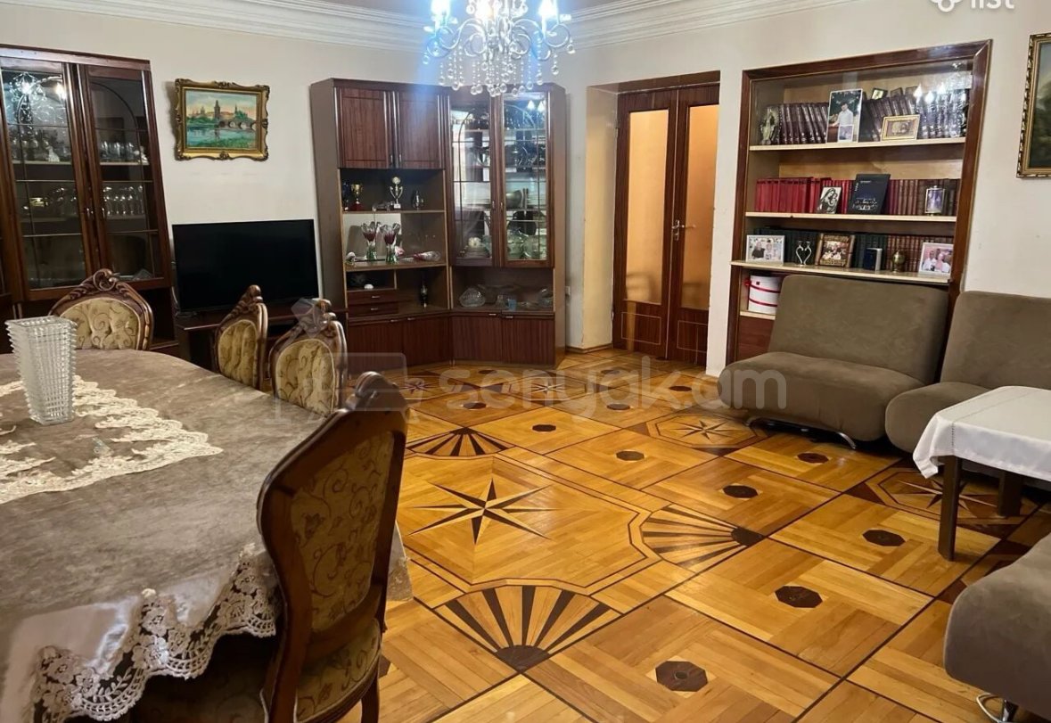 4 Սենյականոց Բնակարան Քարե Շենքում, 98քմ, 4/5 հարկ, Կապիտալ Վերանորոգված, Կահավորված