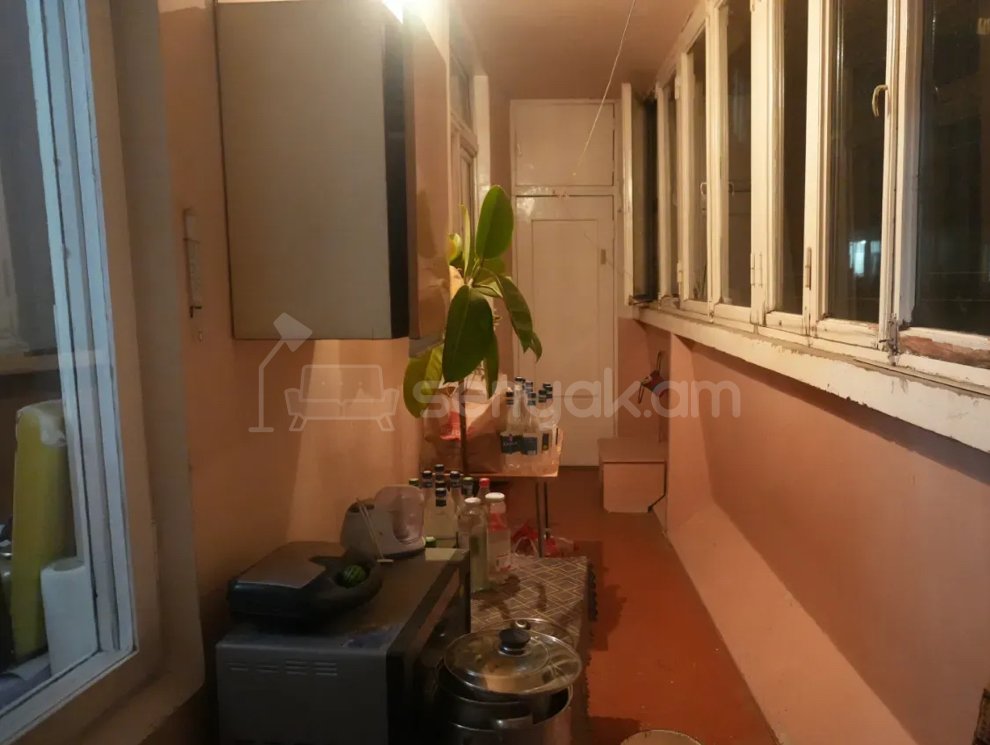 3 Սենյականոց Բնակարան, 80քմ, 11/16 հարկ, Պետական Վիճակում